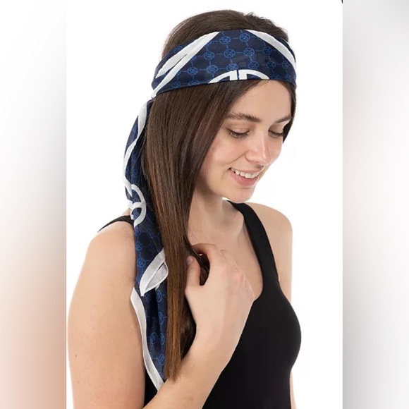 GIANI BERNINI
Women's Signature Logo Silk Square Scarf, NWT - Picture 2 of 9